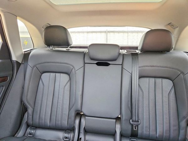 2019 AUDI Q5 quattro Premium Plus