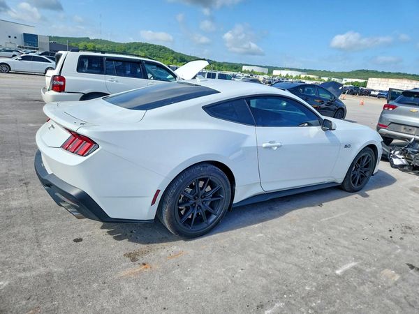 2025 FORD MUSTANG