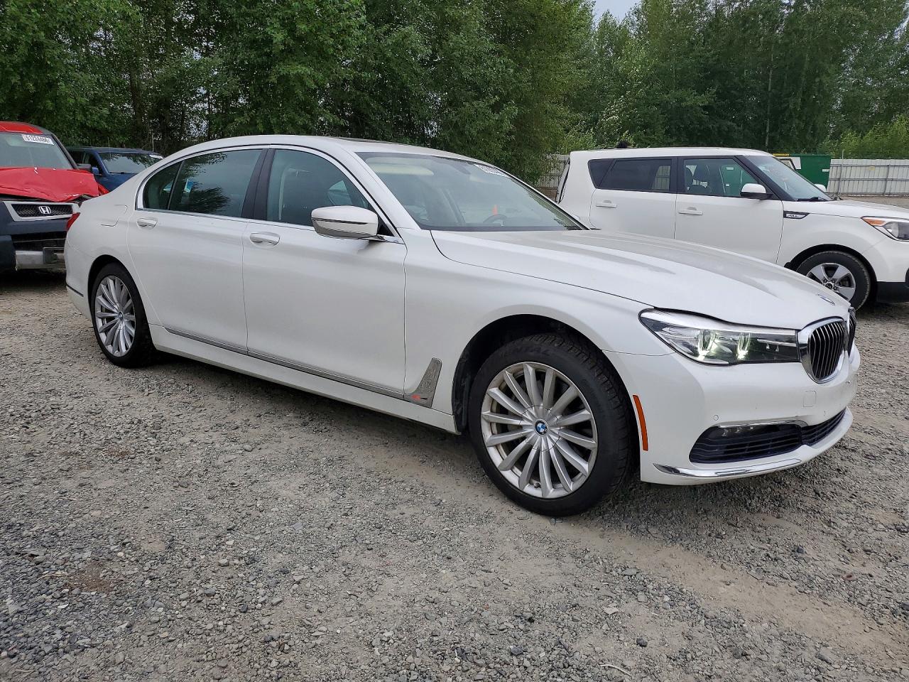 2016 BMW 740