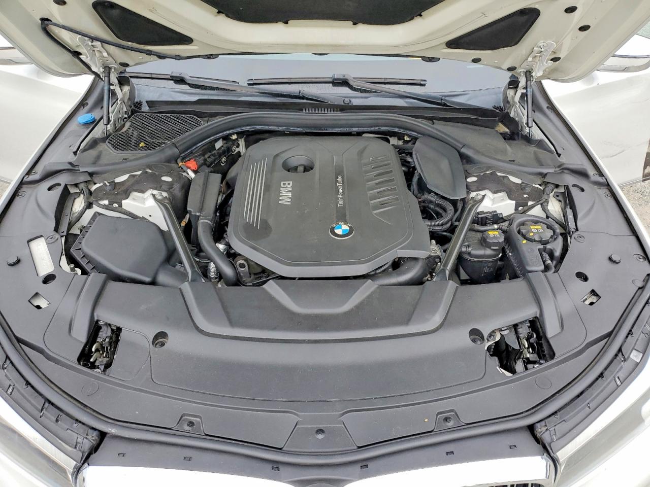 2016 BMW 740