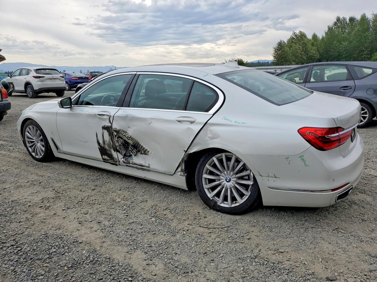 2016 BMW 740
