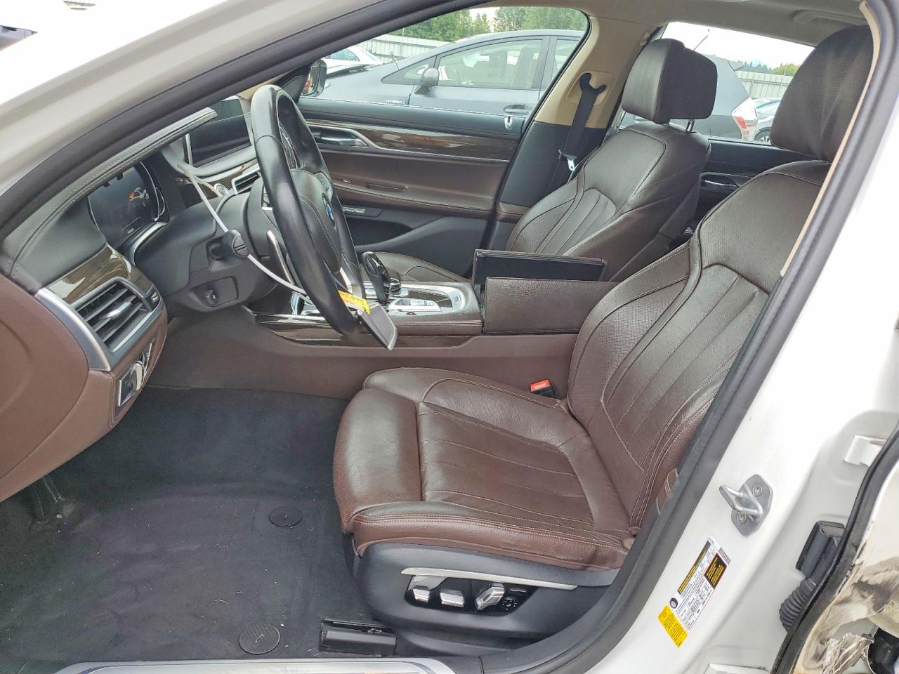 2016 BMW 740