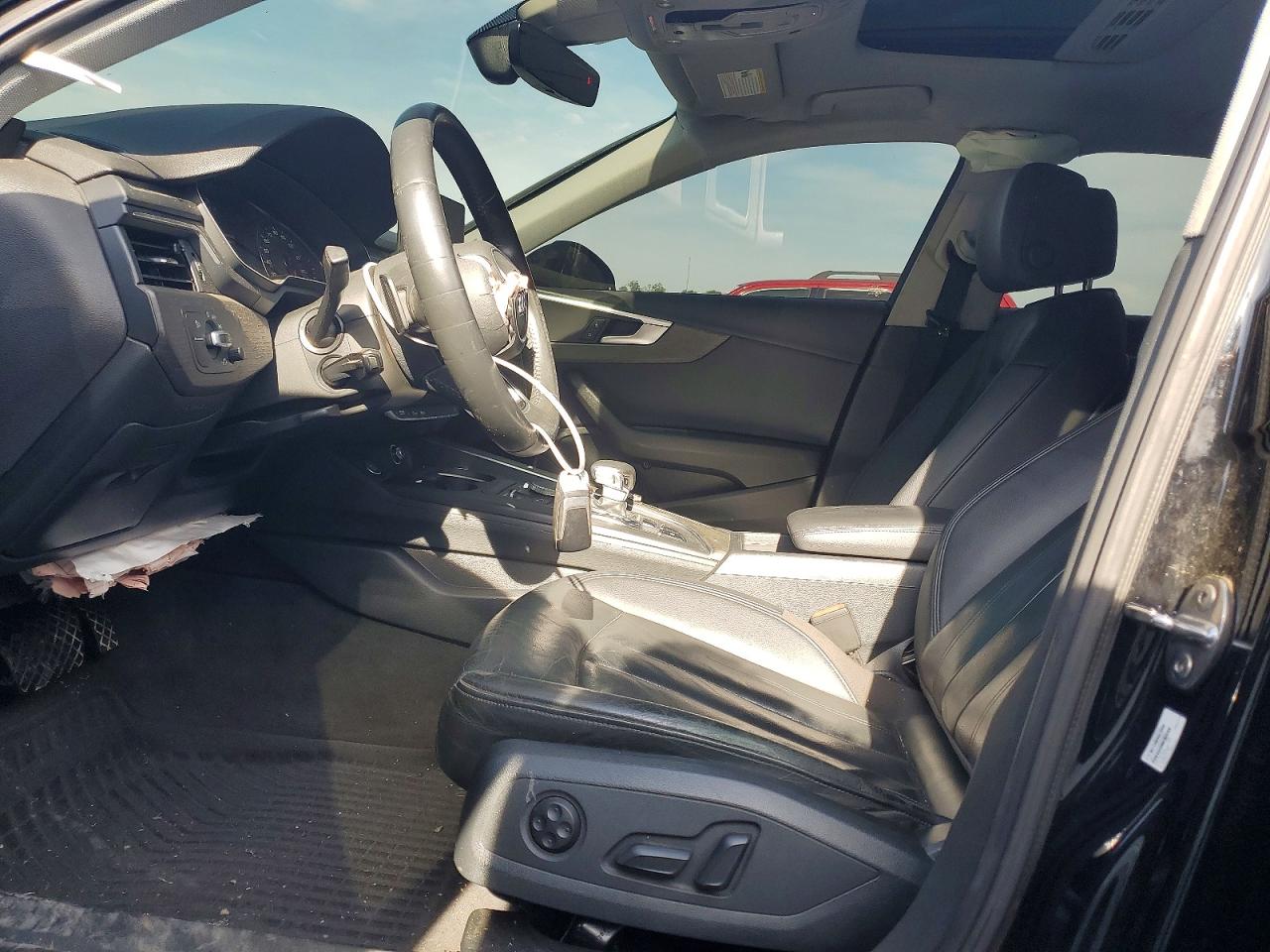 2019 AUDI A4 Premium, Titanium