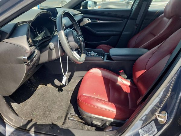 2023 MAZDA 3 Preferred Package