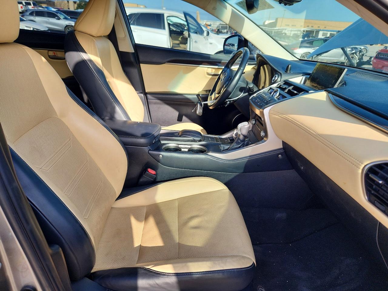 2015 LEXUS NX 200t Luxury