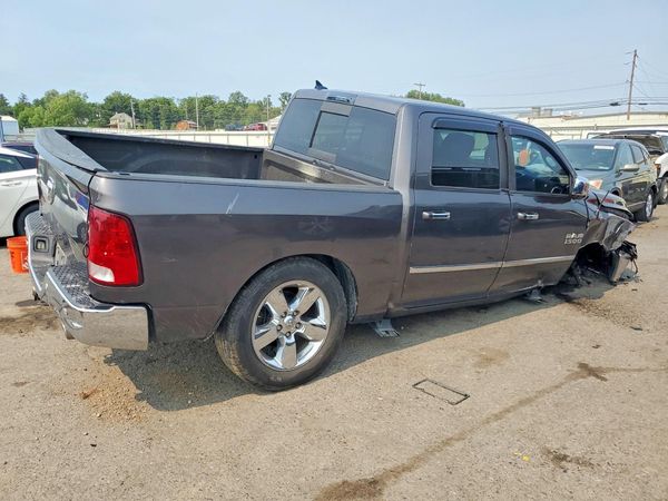 2015 RAM 1500 SLT