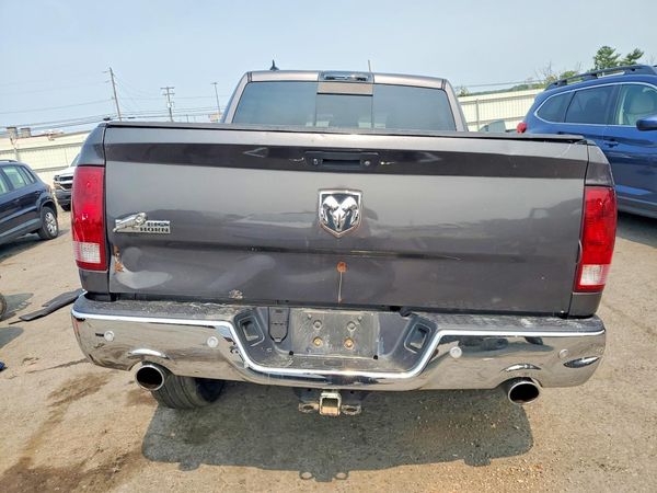 2015 RAM 1500 SLT