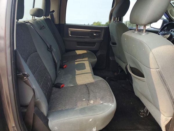 2015 RAM 1500 SLT