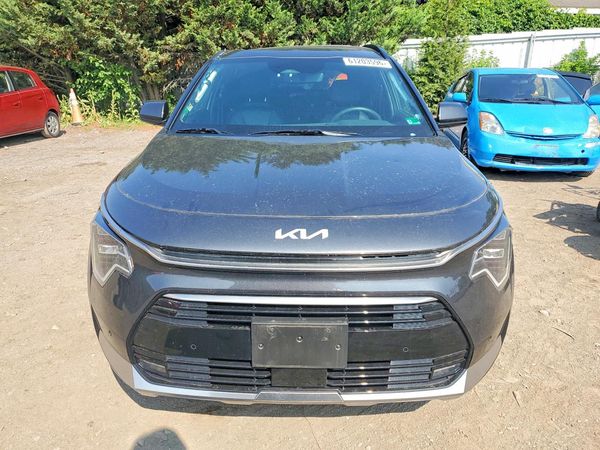 2023 KIA NIRO SX