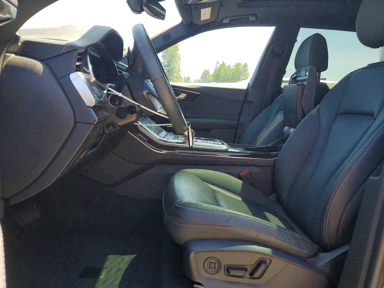2023 AUDI Q8