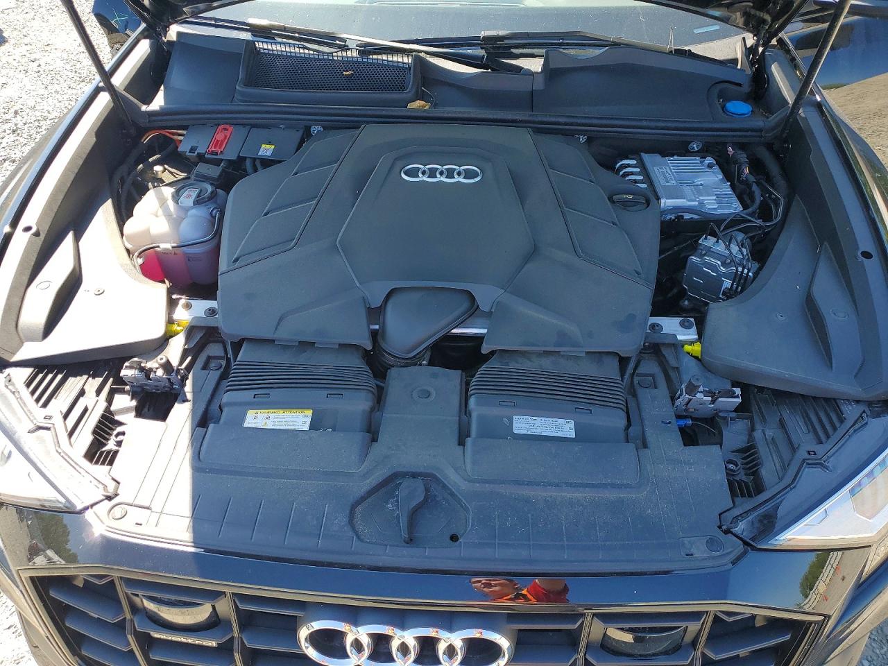 2023 AUDI Q8