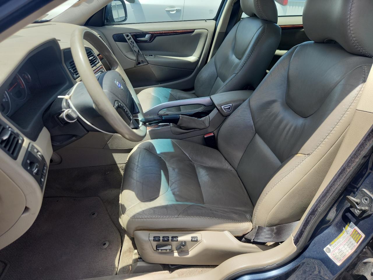 2007 VOLVO XC70