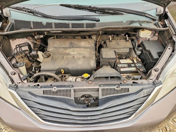 2013 TOYOTA SIENNA