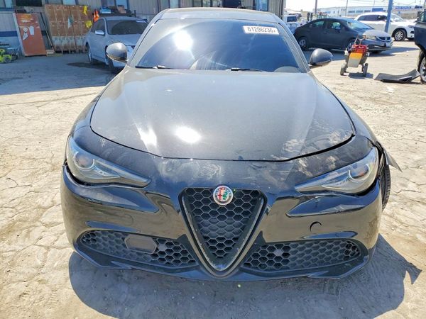 2018 ALFA ROMEO GIULIA TI RWD