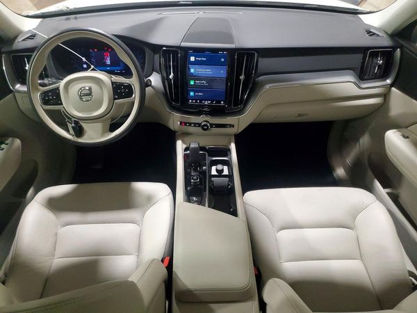 2023 VOLVO XC60
