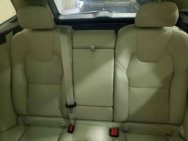2023 VOLVO XC60