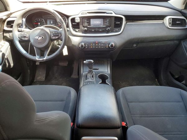 2017 KIA SORENTO L, LX