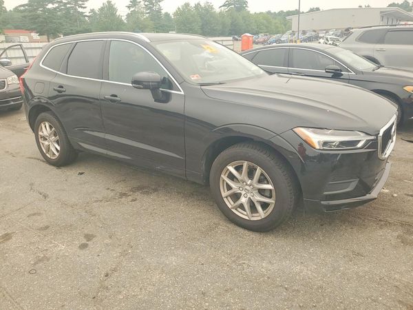 2020 VOLVO XC60 Momentum