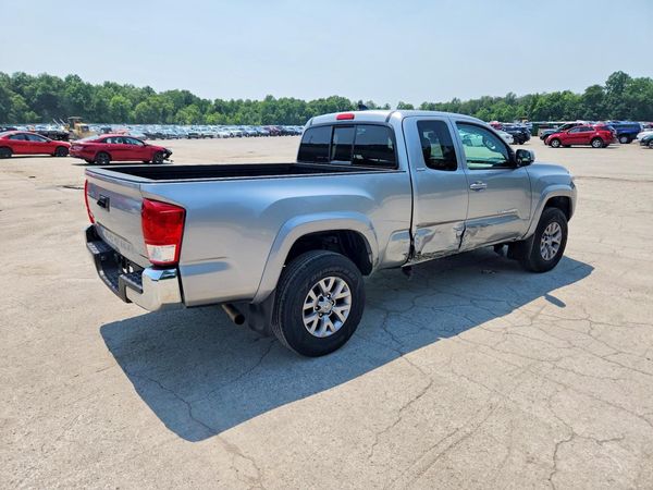 2017 TOYOTA TACOMA SR/SR5