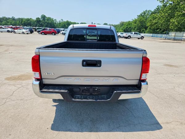 2017 TOYOTA TACOMA SR/SR5