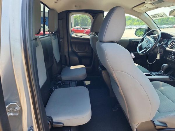 2017 TOYOTA TACOMA SR/SR5