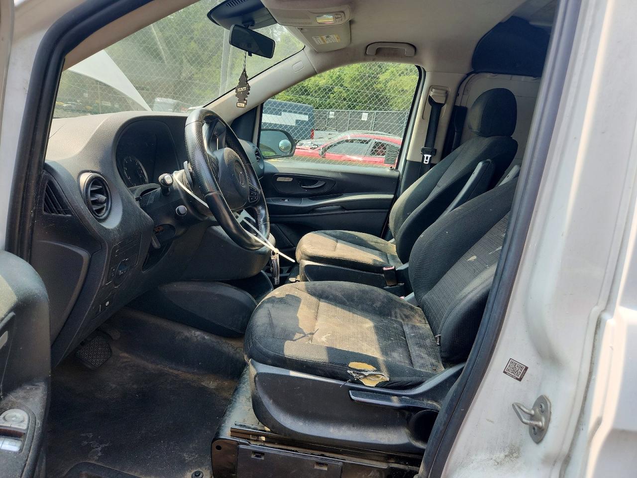 2016 MERCEDES-BENZ METRIS