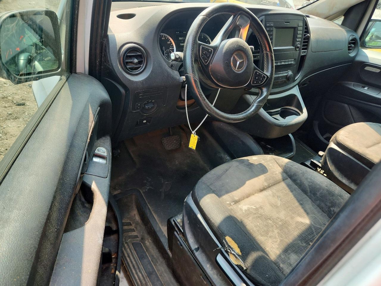 2016 MERCEDES-BENZ METRIS
