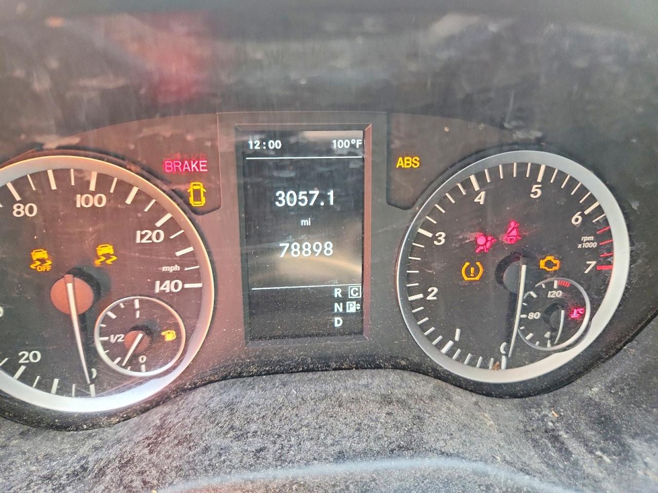 2016 MERCEDES-BENZ METRIS