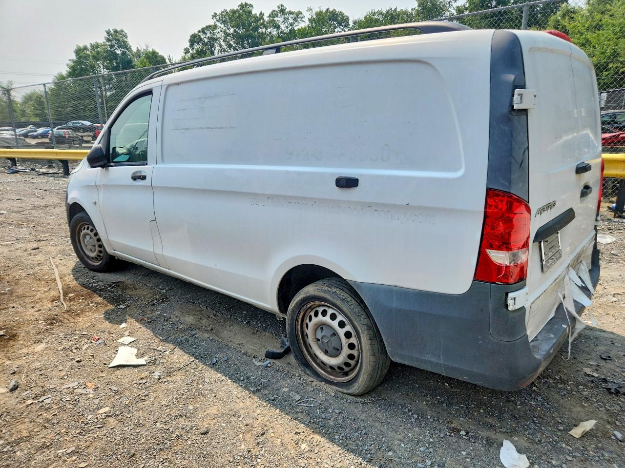 2016 MERCEDES-BENZ METRIS