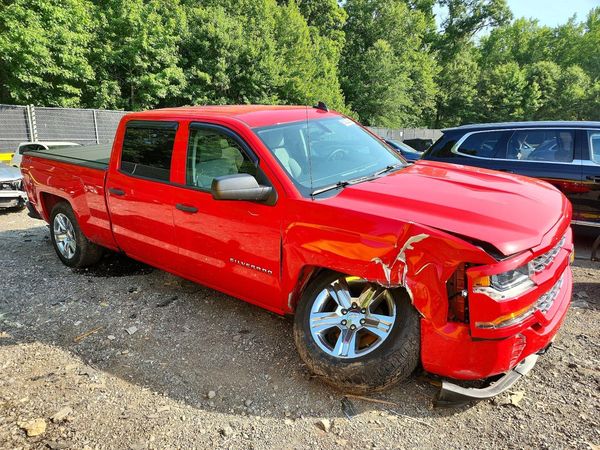 2018 CHEVROLET SILVERADO Custom — Passenger 3/4