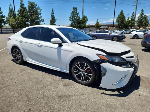 2018 TOYOTA CAMRY