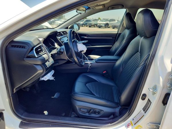 2018 TOYOTA CAMRY