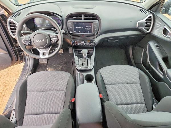 2025 KIA SOUL LX, S