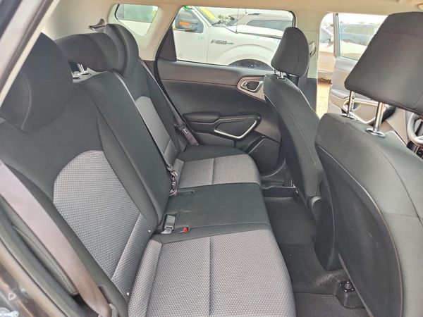 2025 KIA SOUL LX, S