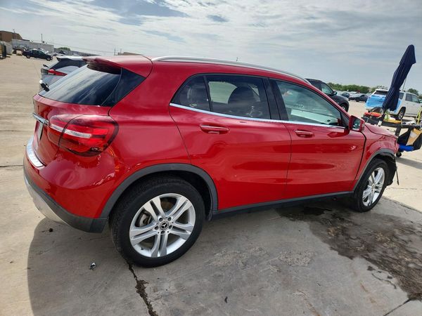 2019 MERCEDES-BENZ GLA GLA250