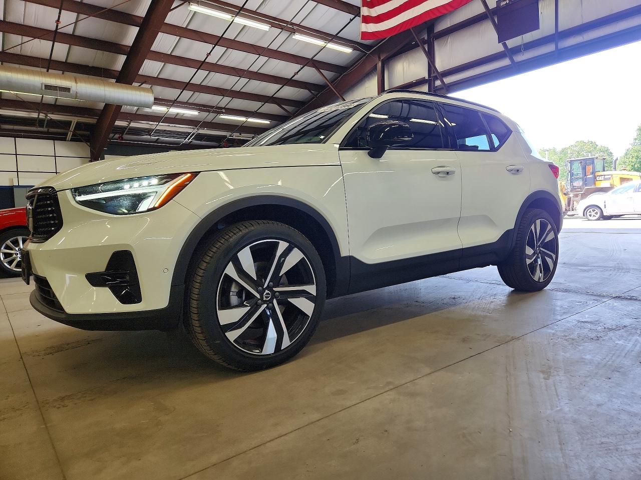 2023 VOLVO XC40 Plus Dark