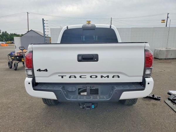 2018 TOYOTA TACOMA