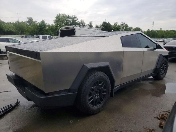 2024 TESLA CYBERTRUCK