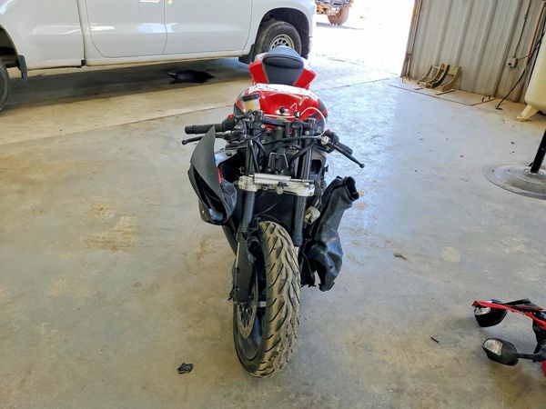 2016 SUZUKI GSXR600
