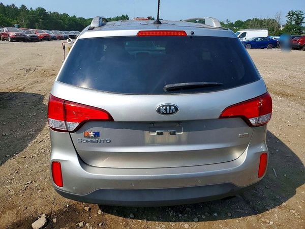 2015 KIA SORENTO GL