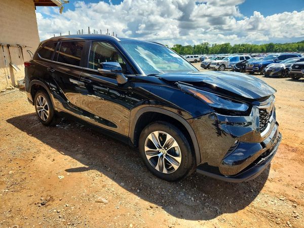 2023 TOYOTA HIGHLANDER