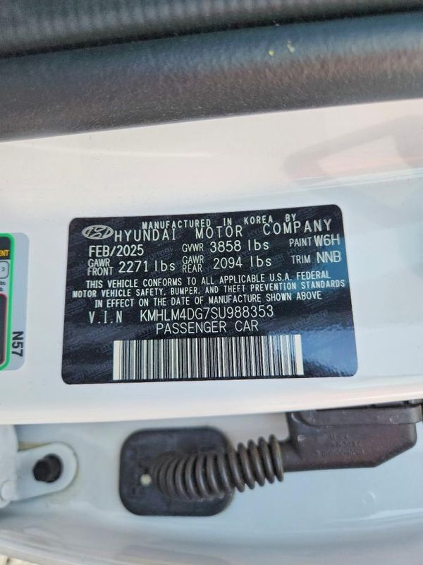 2025 HYUNDAI ELANTRA SEL Sport