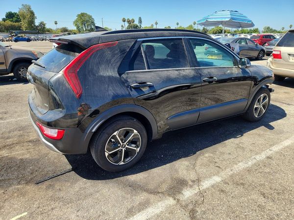 2025 KIA NIRO