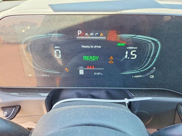 2025 KIA NIRO