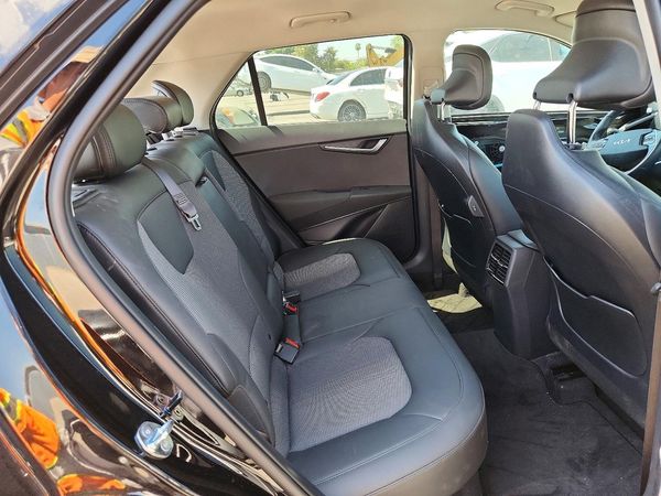 2025 KIA NIRO