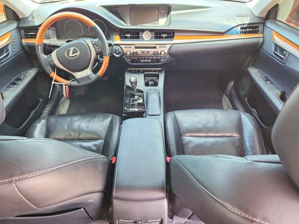 2015 LEXUS ES