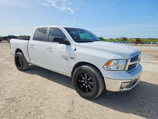 2019 RAM 1500 CLASSIC SLT