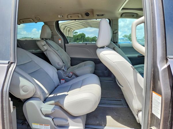 2017 TOYOTA SIENNA