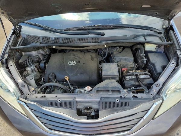 2017 TOYOTA SIENNA
