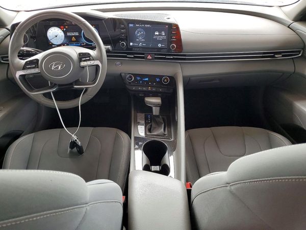 2022 HYUNDAI ELANTRA SEL w/Convenience Pkg